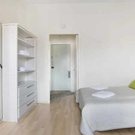 Kotimaailma Helsinki- Mannerheimintie 144 דירה